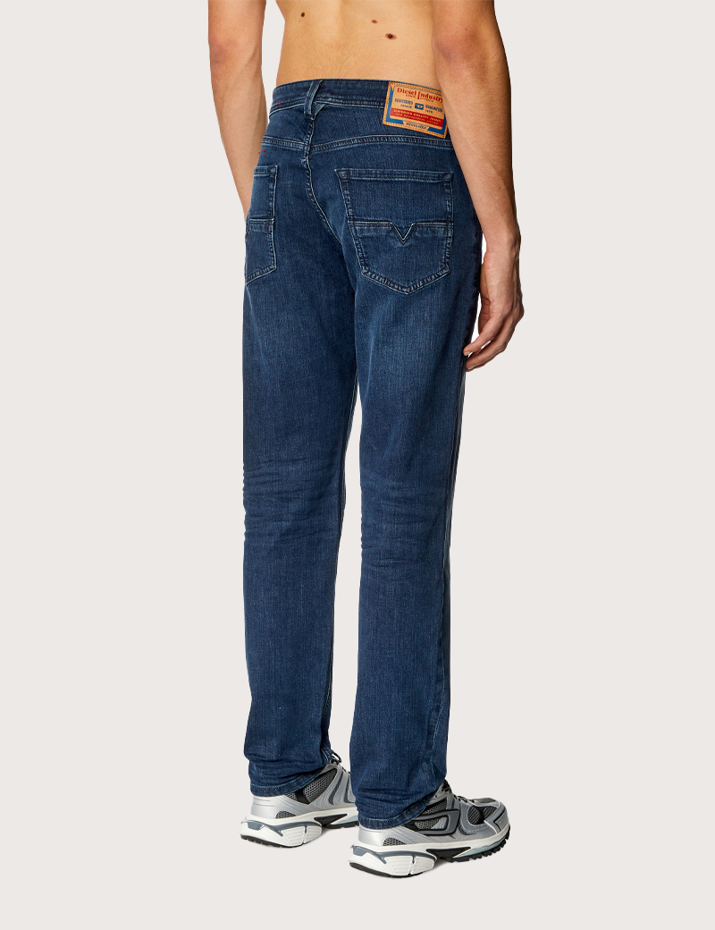 DIESEL JEAN HOMME LARKEE-BEEX CNAA