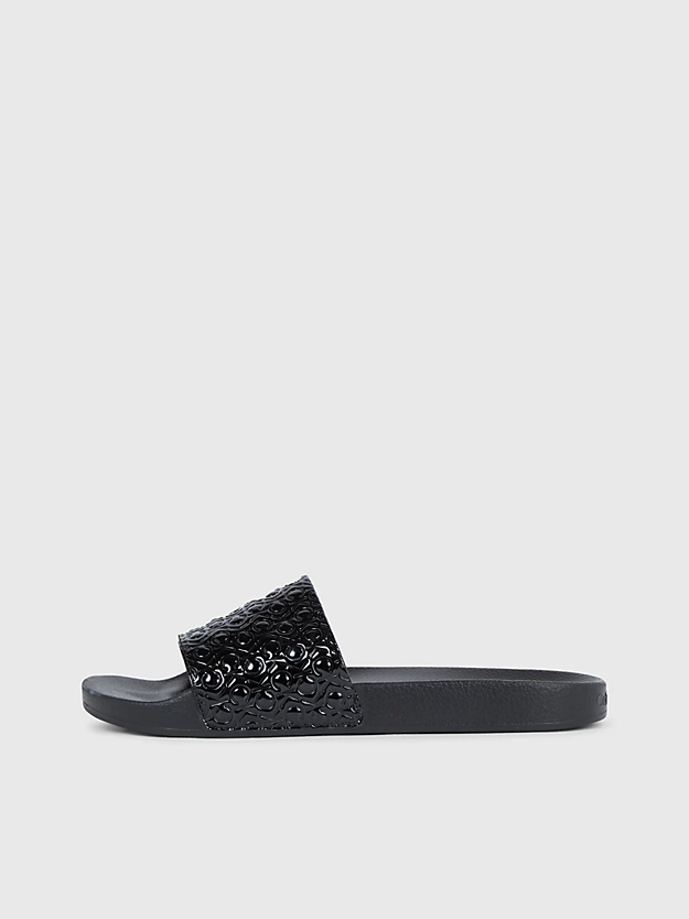 Chinelo com logotipo