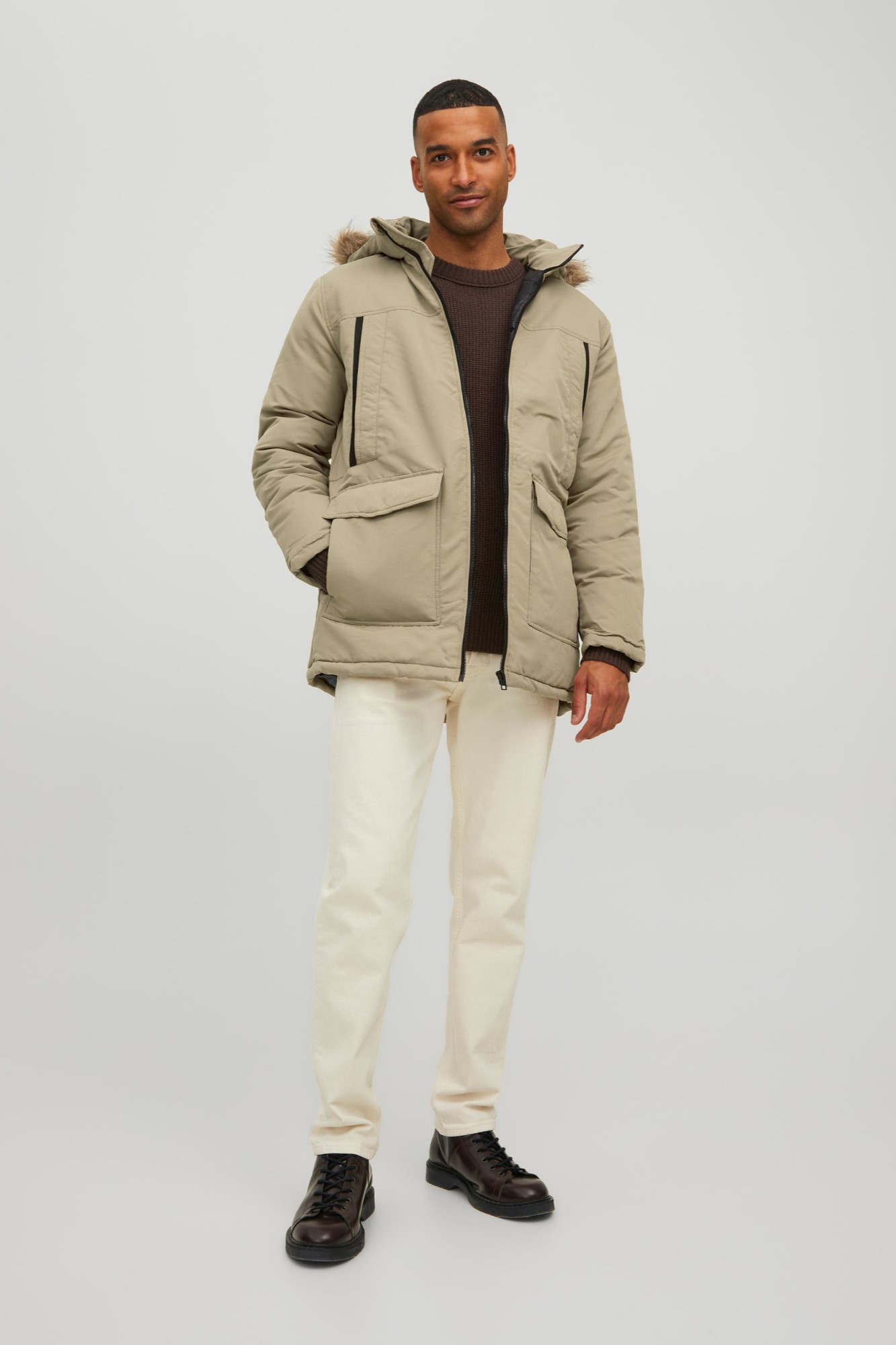 Parka com capuz de pele