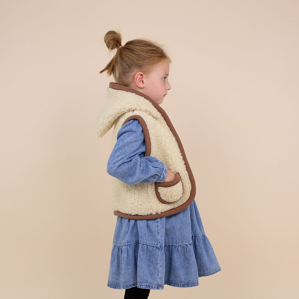 Moonrise kids wollen bodywarmer Hala met capuchon