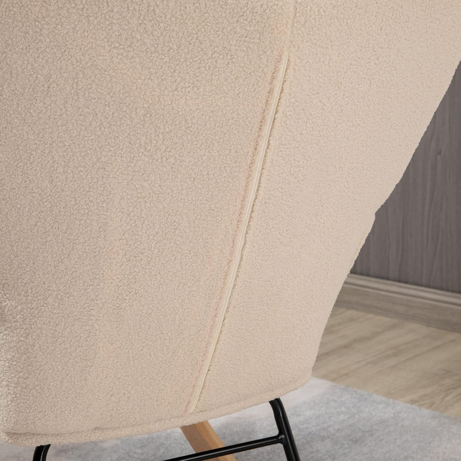 HOMCOM Schaukelstuhl, Schaukelsessel mit Berbervliesoptik, Armlehne, Gepolsterter Sessel mit Holzkufen, Relaxsessel für Wohnzimmer, Schlafzimmer, bis 120kg belastbar, Beige