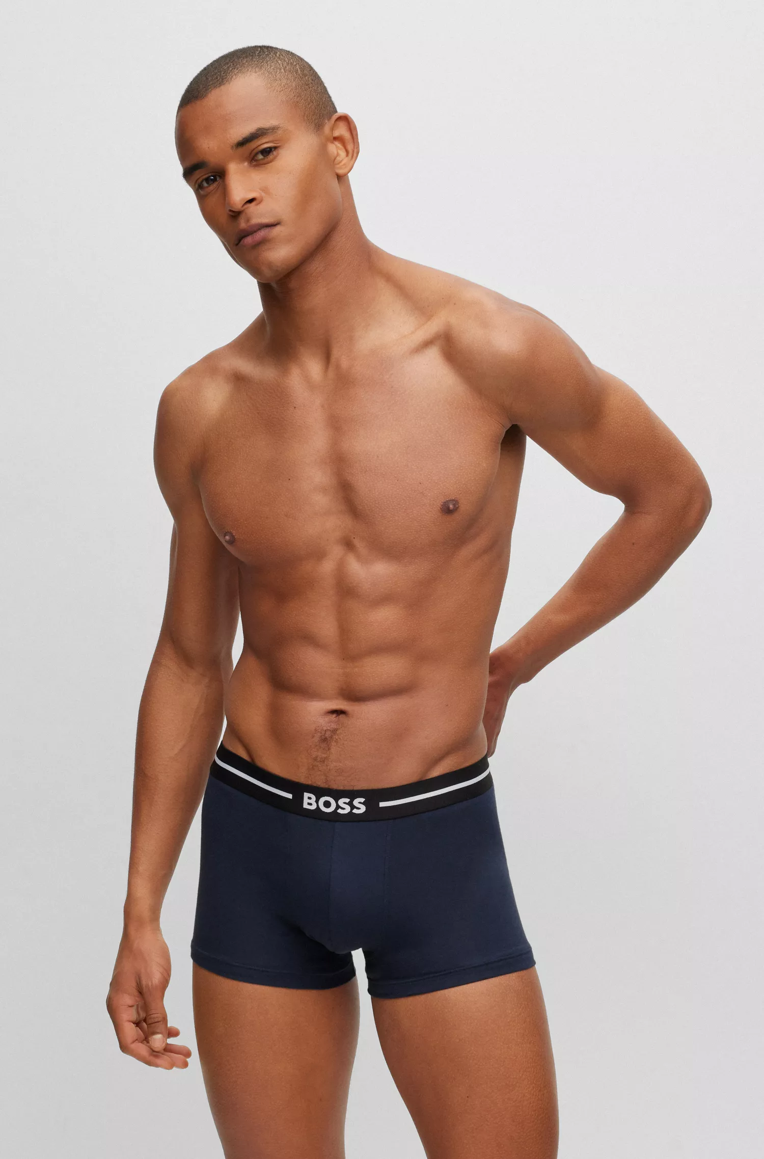 BOSS Black - Pacote com três cuecas boxer de algodão elástico com cós com logotipo.