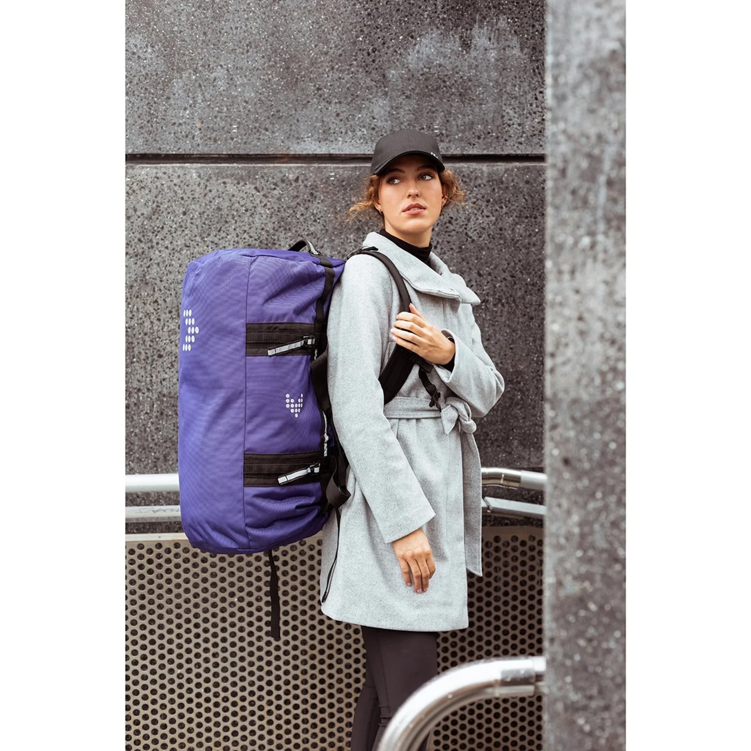 Travelbags The Base Duffle Backpack M blue