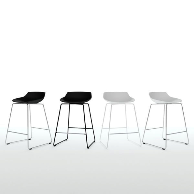 MDF Italia Flow Stool barkruk 65cm zwart met slede onderstel antraciet