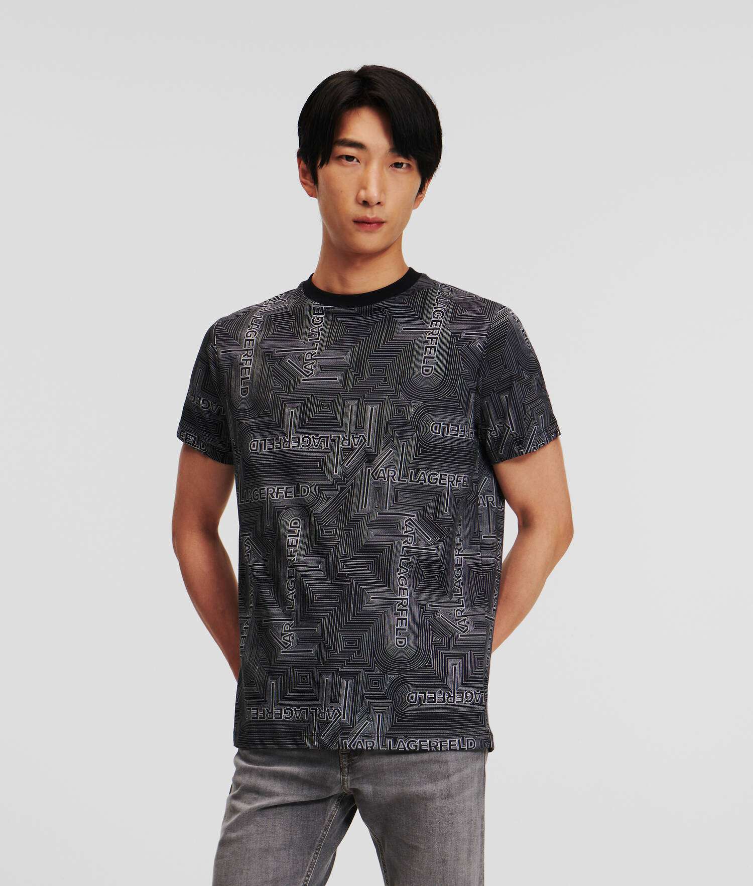 T-SHIRT À MOTIFS