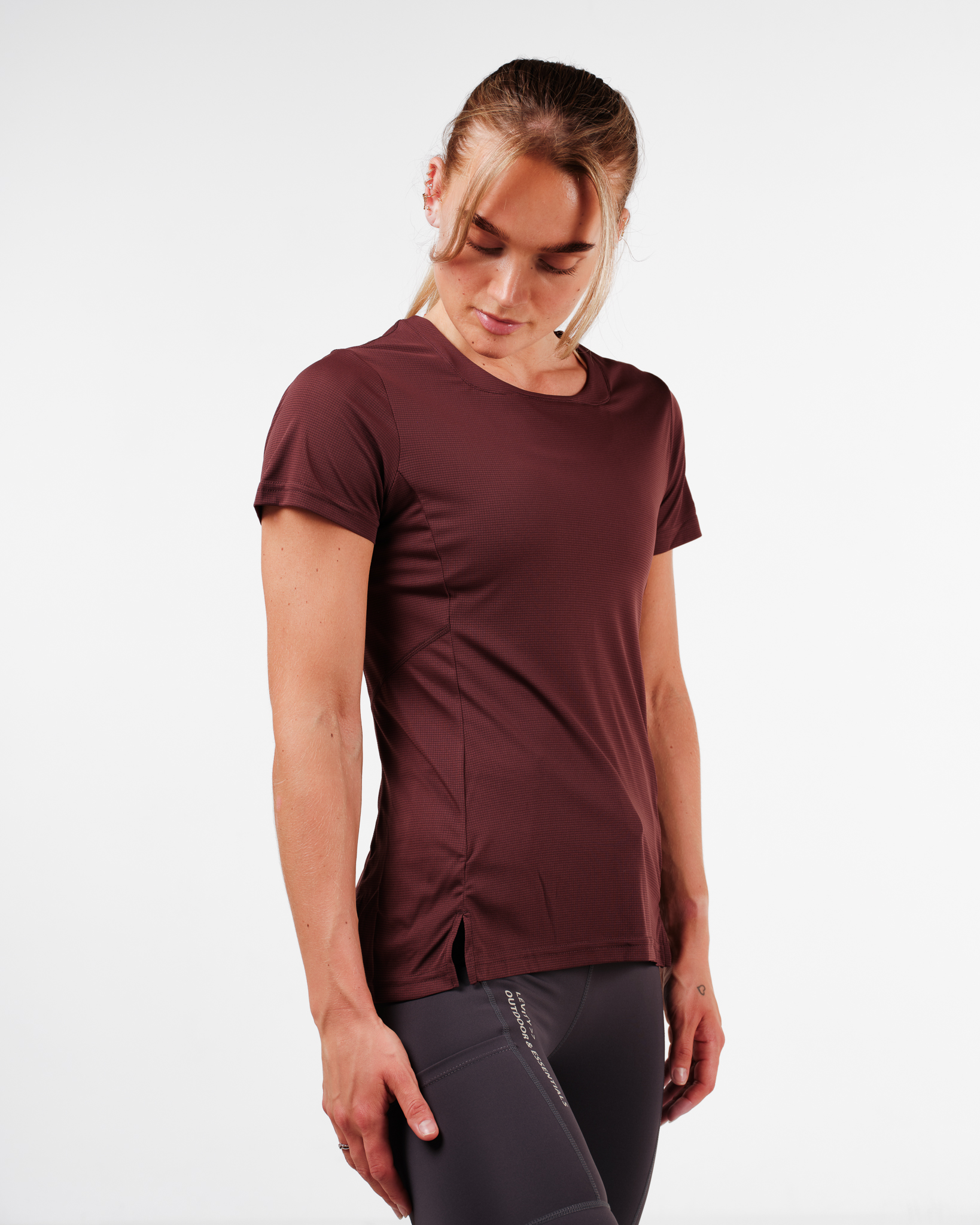 LEVITY Trail Adv Vent Tee Dark Cherry