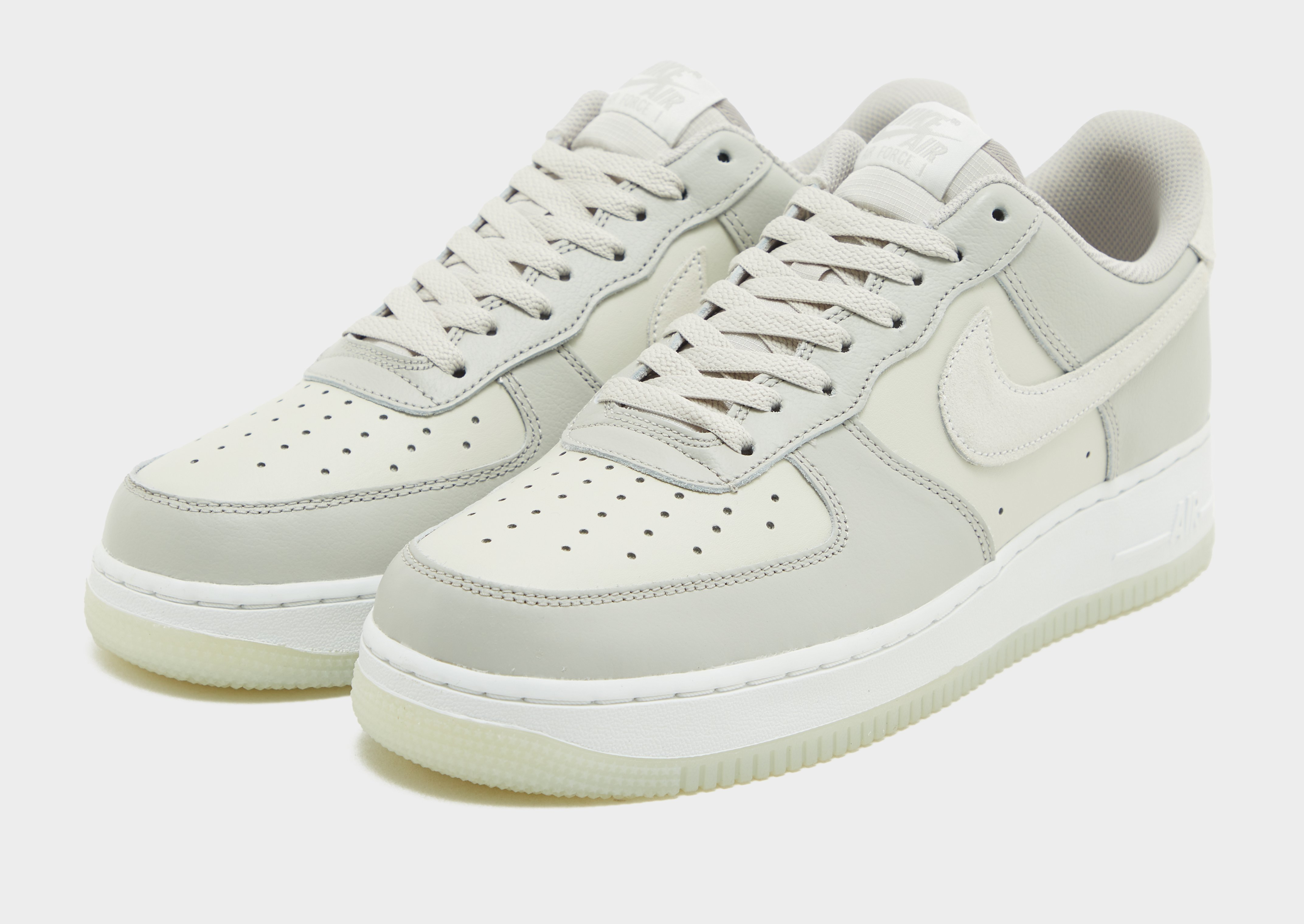 Nike Air Force 1 '07 LV8