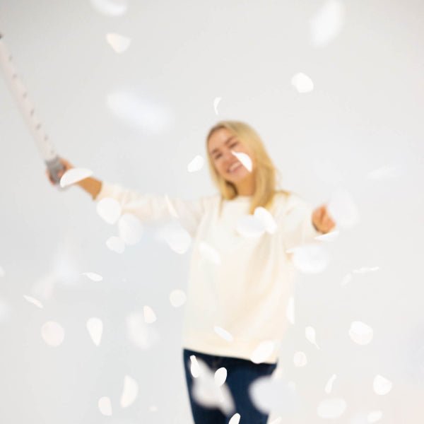 Witte Confetti Kanon Wit Rozenblaadjes 40cm