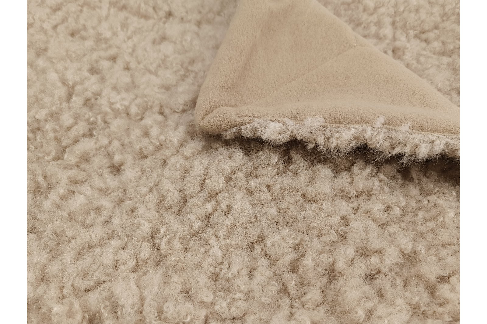 Bella pledd Beige fuskepels 120x160 cm