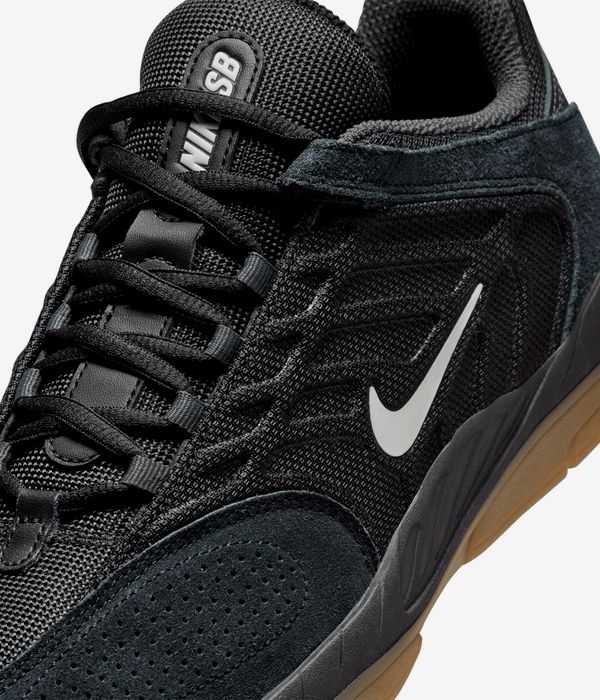 Nike SB Vertebrae Schuh (black summit white)