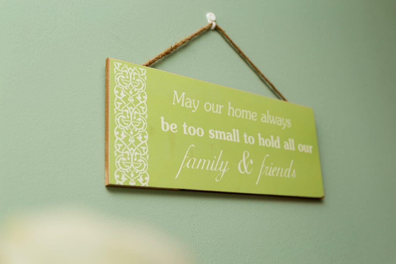 Holzschild - Family & Friends - 40x16 cm