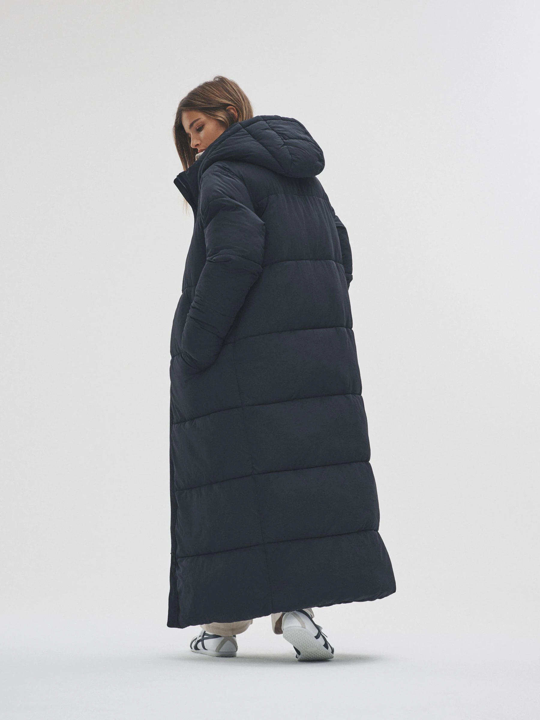 Zwart - The Set lange gewatteerde maxi-jas met capuchon