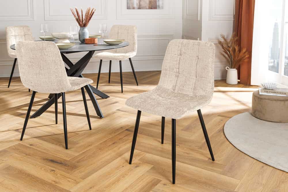 Moderner Design Stuhl TRES CHIC champagner greige Chenille Cremona schwarze Metallbeine