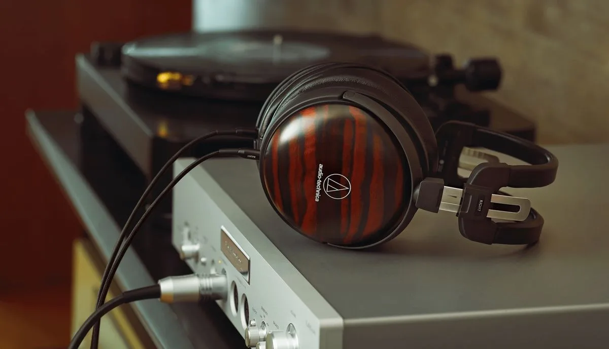 Audio Technica ATH-AWKT Kokutan Casques hi-fi