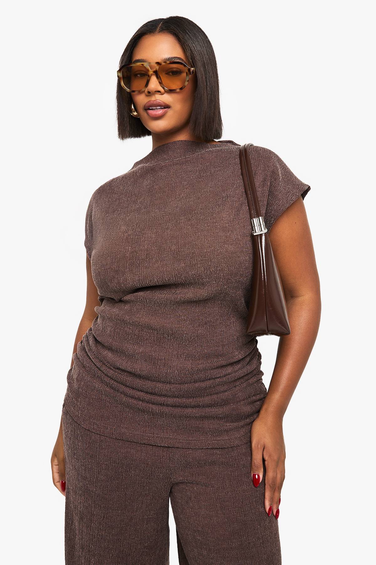 boohoo Top asymétrique à fronces sur le côté Plus