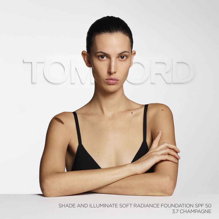 TOM FORD Shade and Illuminate Soft Radiance Foundation SPF50, 4.7 Cool Beige