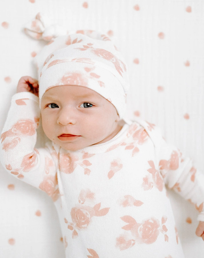 Baby-Set SNUGGLE KNIT – ROSETTES mit Mütze in rosa