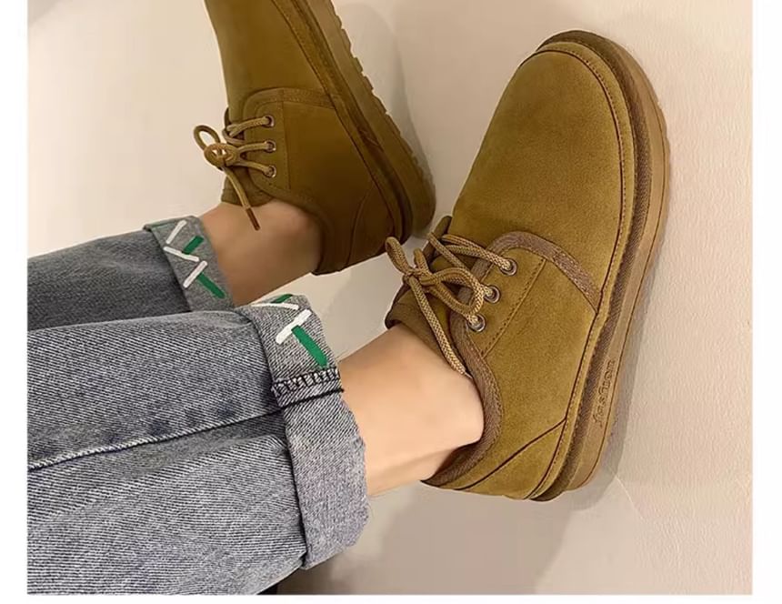 HANO - Eenvoudige suède veterschoenen