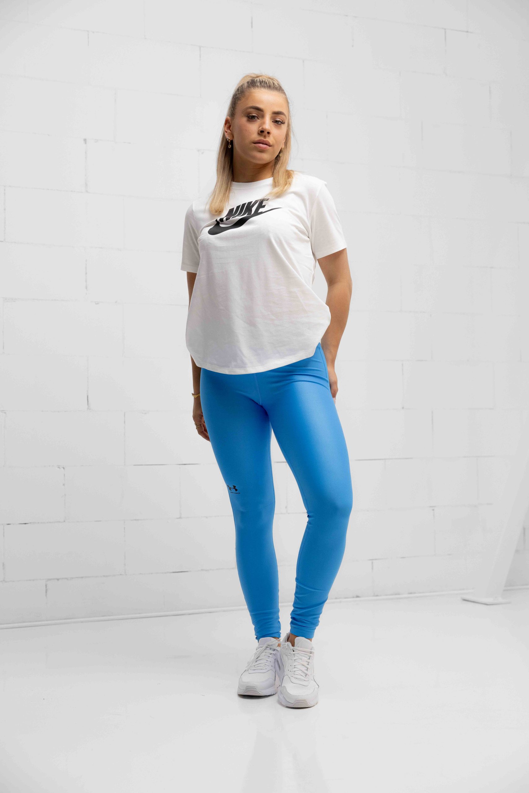 Nike NSW Essential T-Shirt Dames Wit