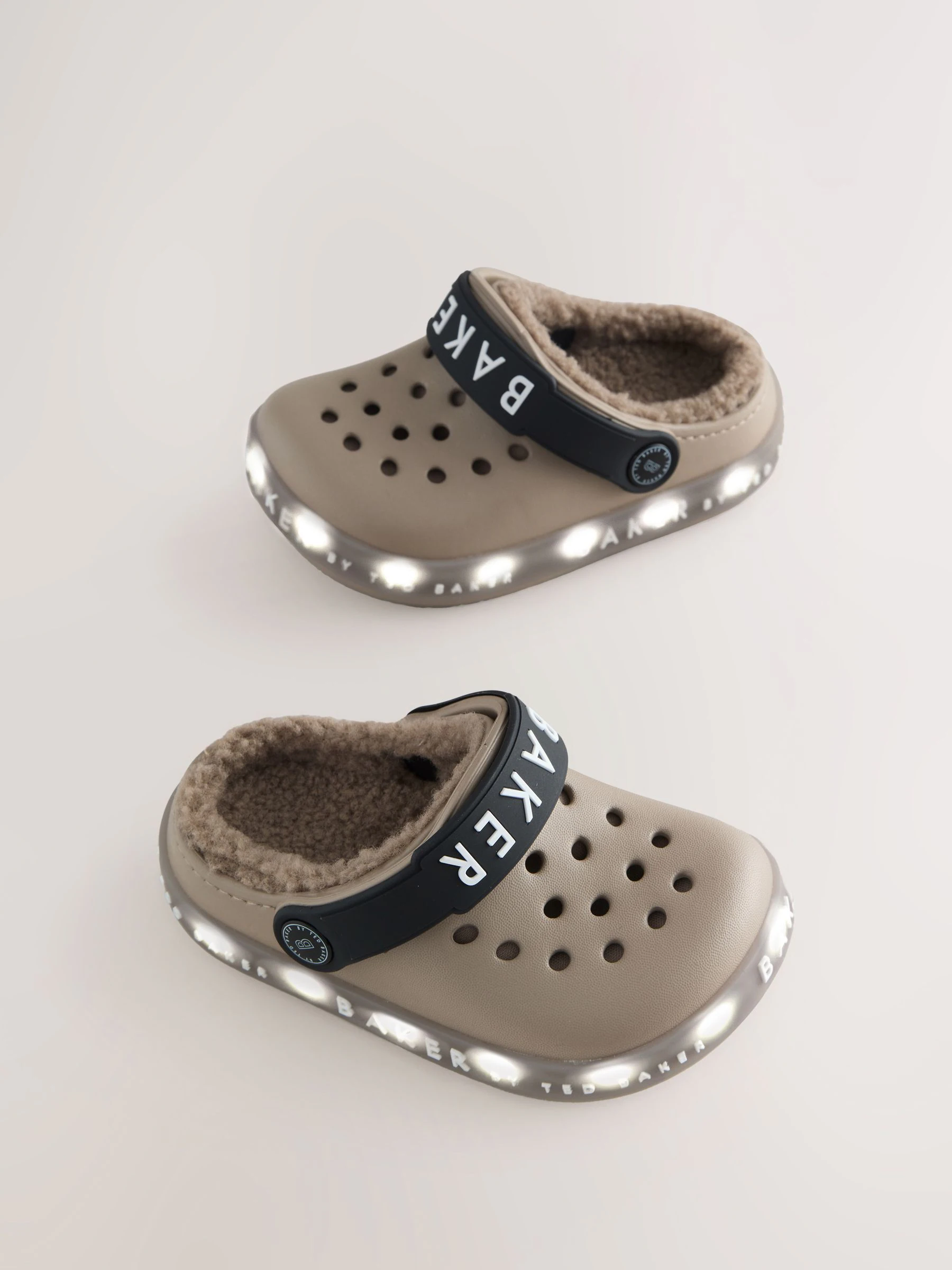 Pastelgeel - Baker by Ted Baker Borg Lined Clog Slippers