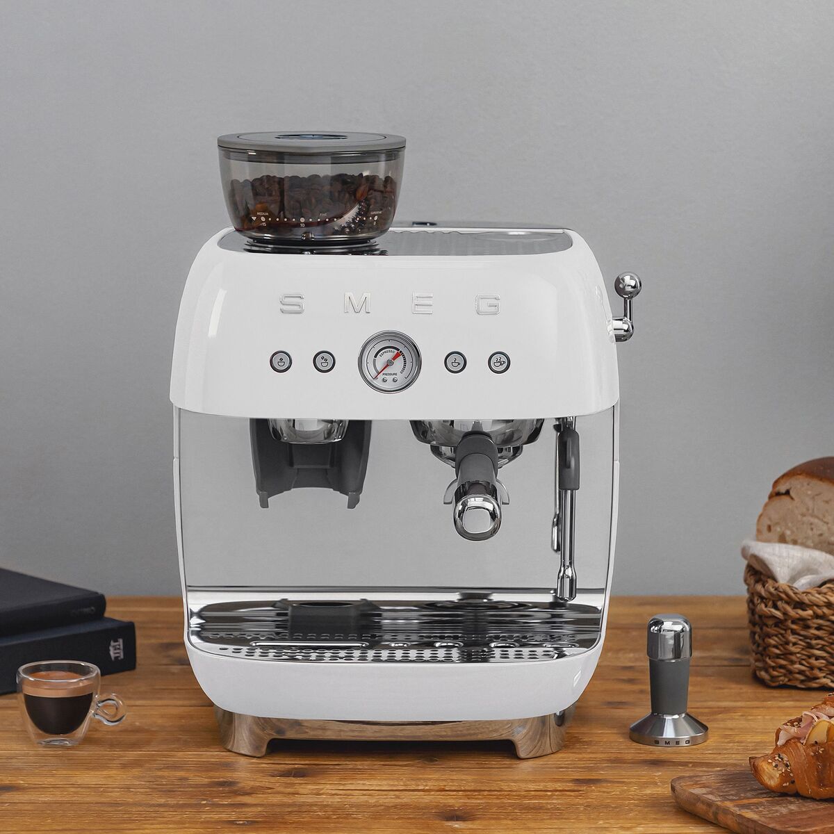 EGF03 Manuell espressomaskin, hvit