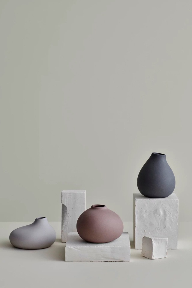 BLOMUS Dekovase »NONA, aus Porzellan, unglasiert« Vase in 3 unterschiedlichen und aussergewöhnlichen Formen