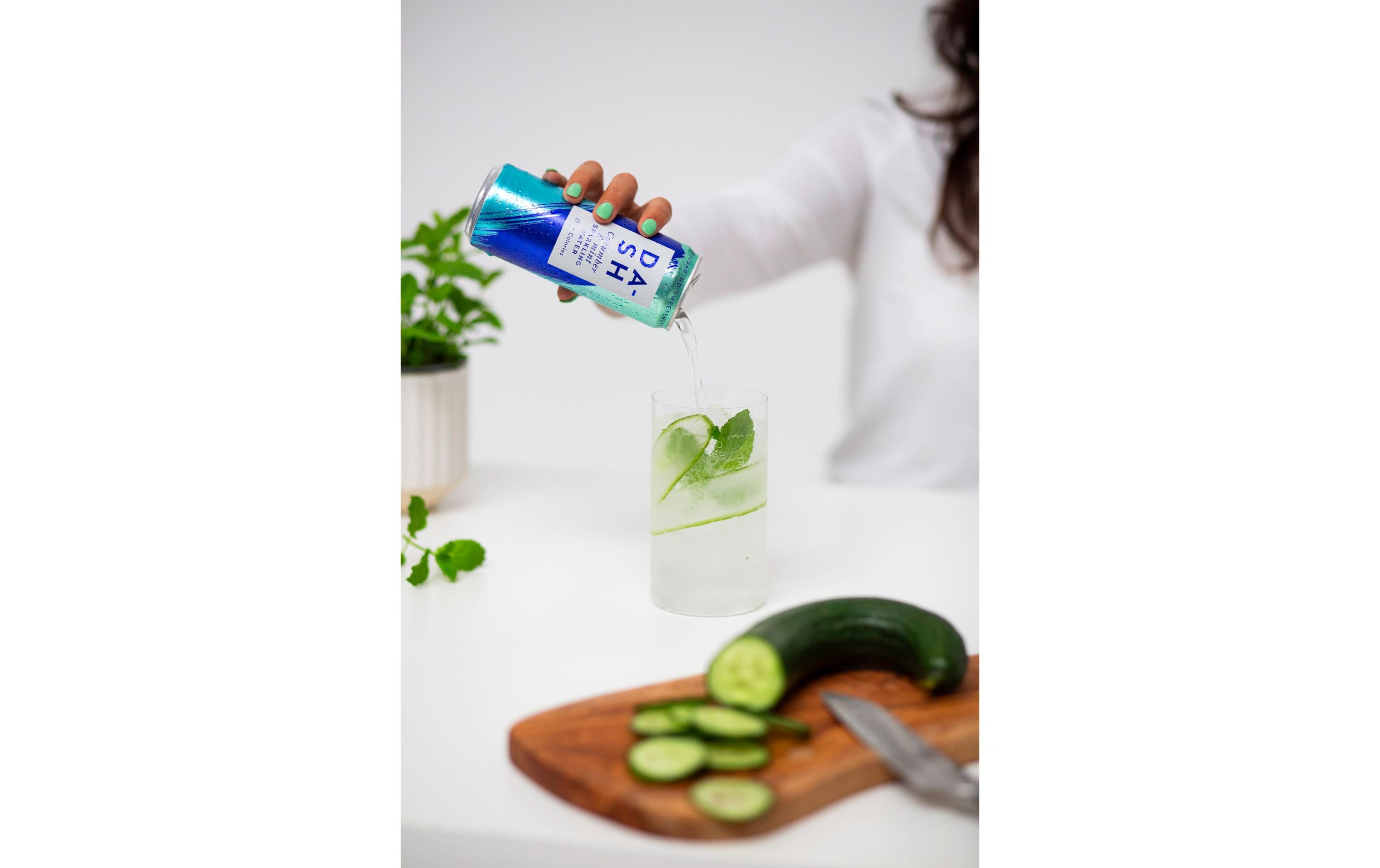 Soft-Drinks Sparkling Cucumber und Minze 12 x 0.33 lKohlensäurehaltiges Erfrischungsgetränk mit Gurkengeschmack