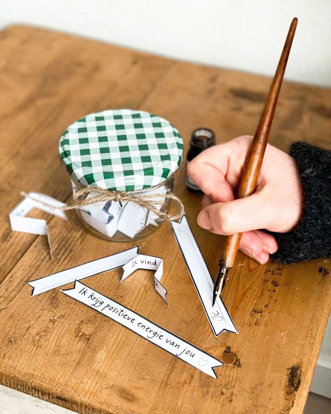 Kroontjespen en kalligrafeerpen