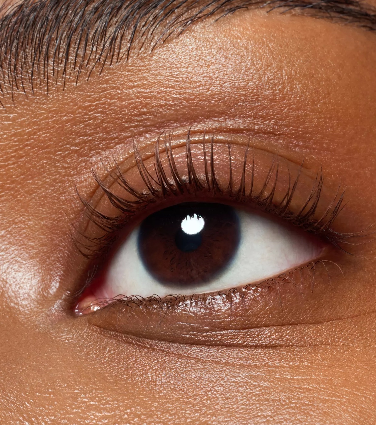 Catrice - Máscara de cílios volumizadora waterproof Glam & Doll - Marrom