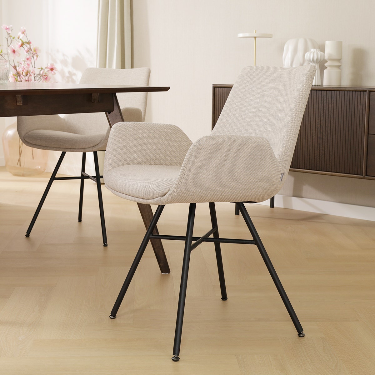 Nolon Noa-Eef Eetkamerstoel Beige - met Armleuning - Zwart