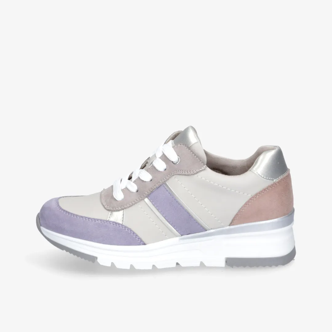 Annie G. Damen Sneaker