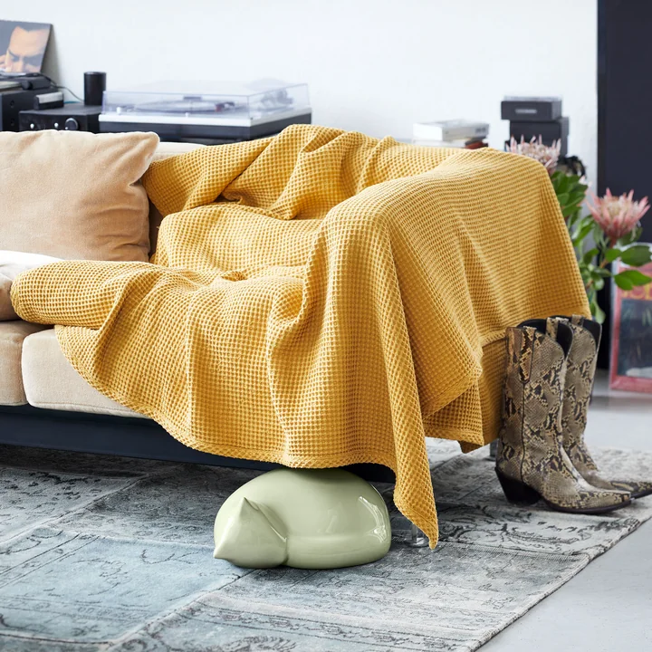 Vitra - Resting Cat small, hellblau
