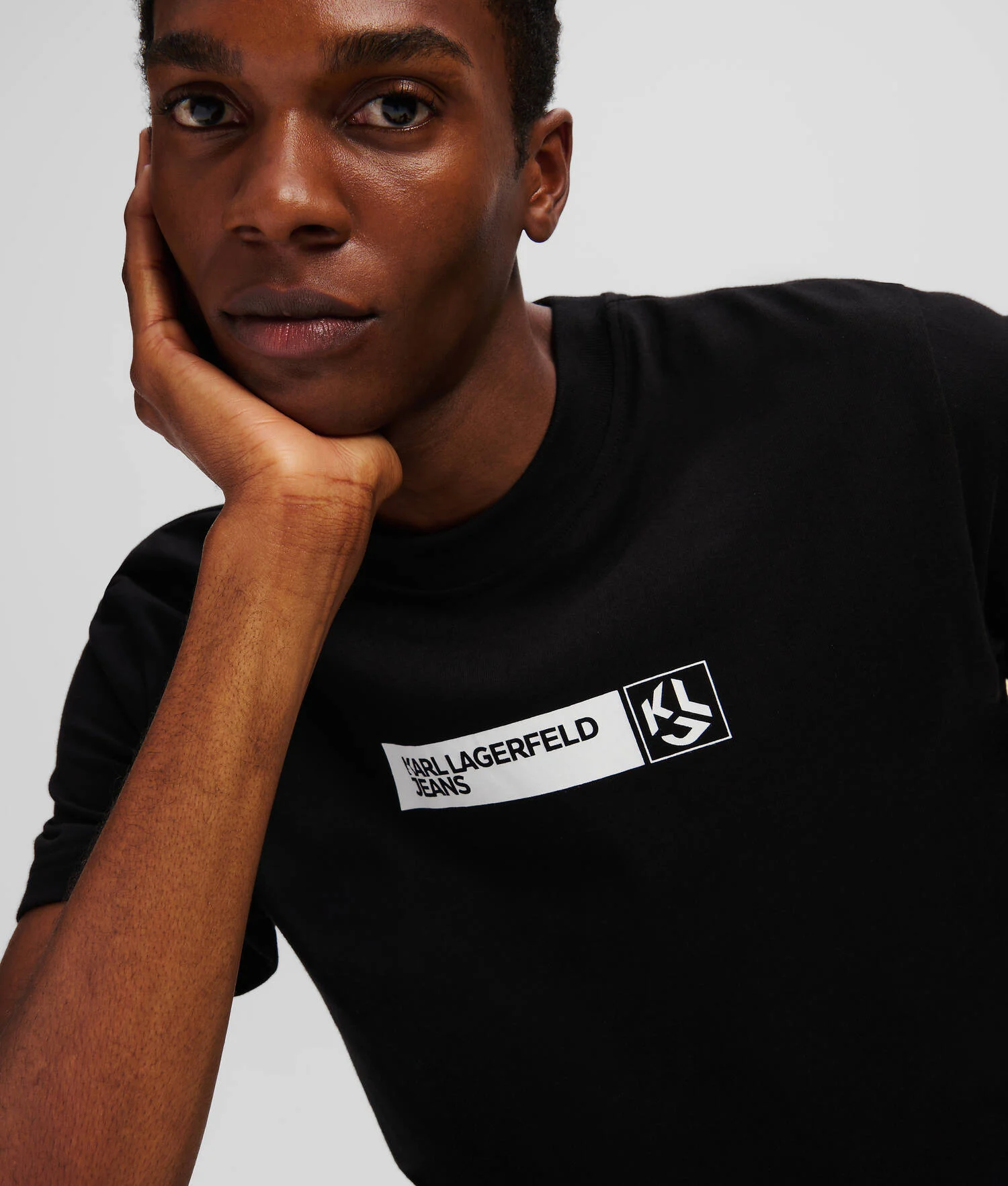T-SHIRT AJUSTÉ