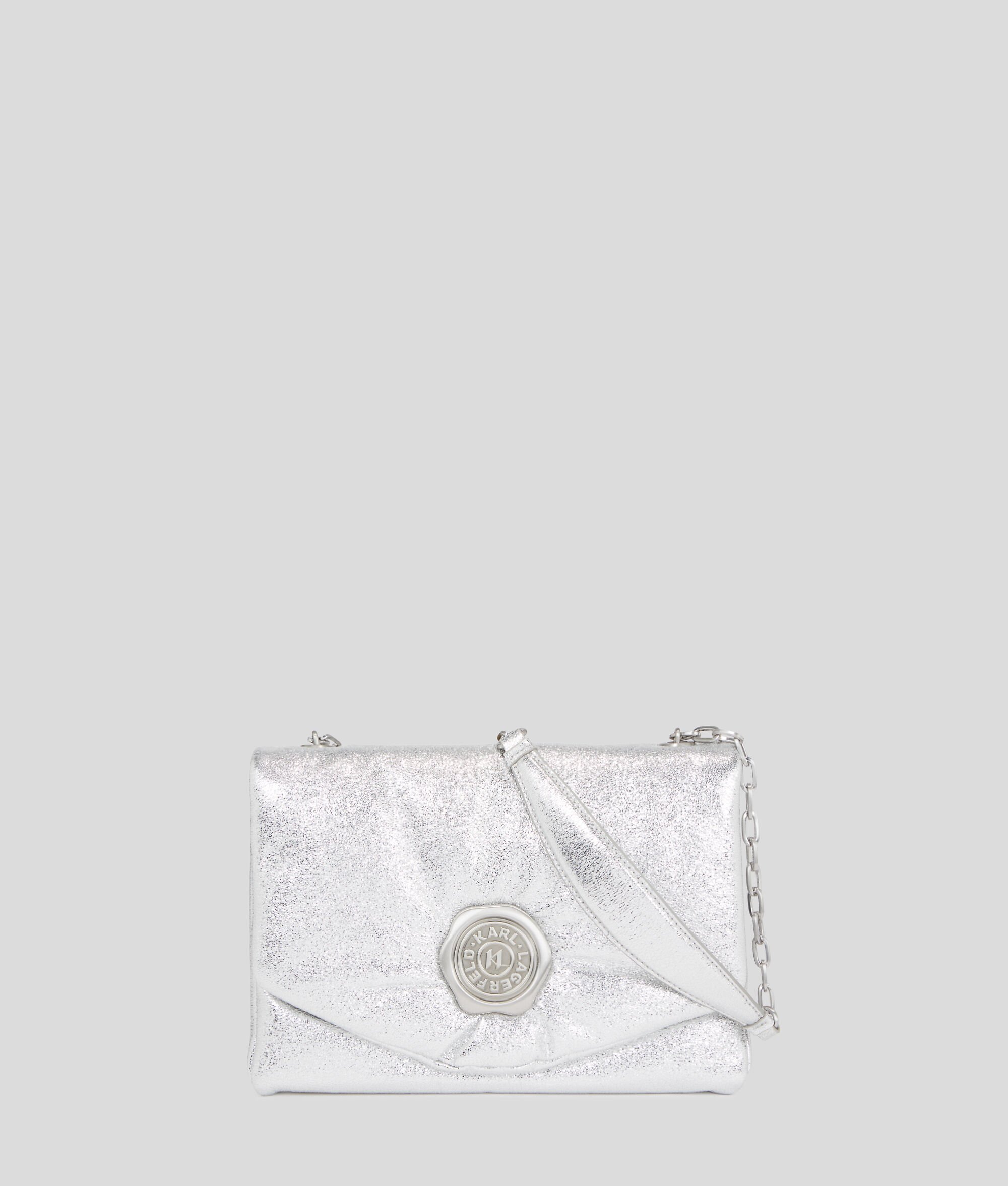 SAC PORTÉ ÉPAULE MÉTALLIQUE DE TAILLE MOYENNE K/STAMP
