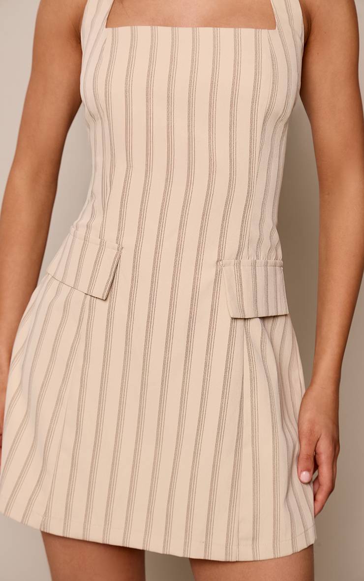 Crème Robe Droite À Rayures Avec Encolure Dos-nu Et Détail De Poches