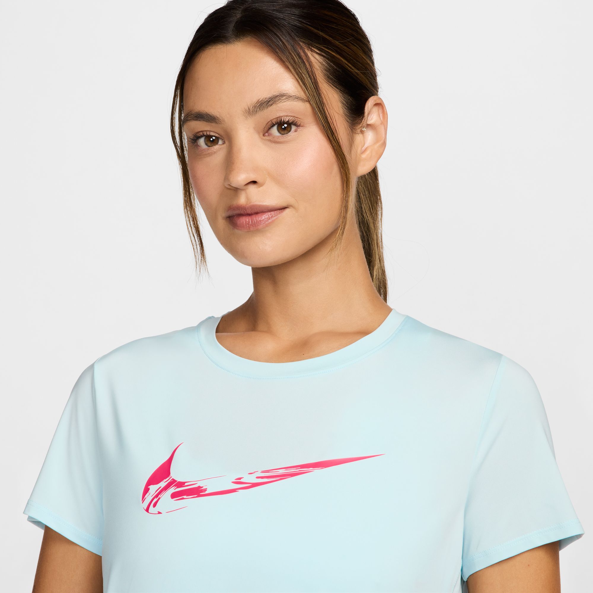 One Swoosh Dri-FIT SS Tee Dame 474/Glacier Blue/Aster Pink