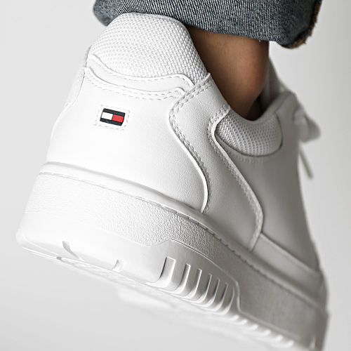 Baskets Core Leather Essential 5040 White