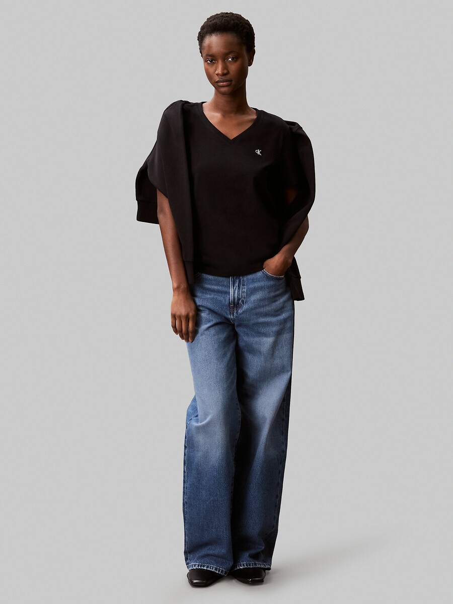 CALVIN KLEIN JEANS<br>Camiseta de manga curta com decote em V