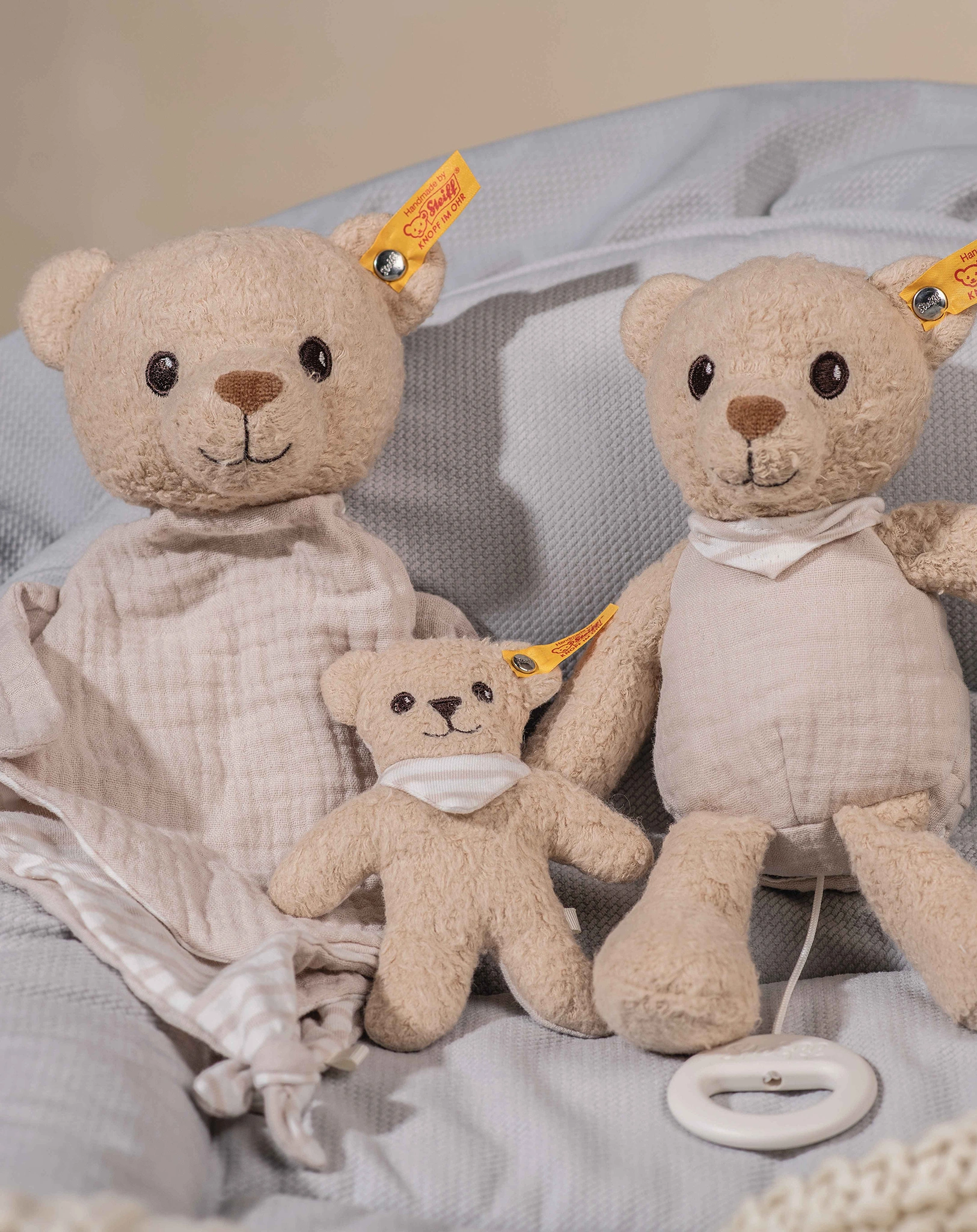 Teddybär NOAH (12cm) mit Rassel in beige
