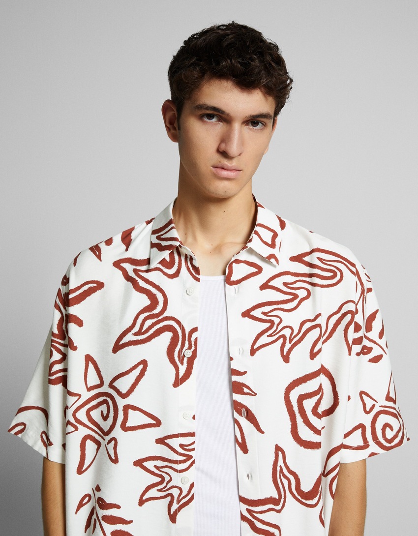 Camisa rústica de manga curta com estampa floral