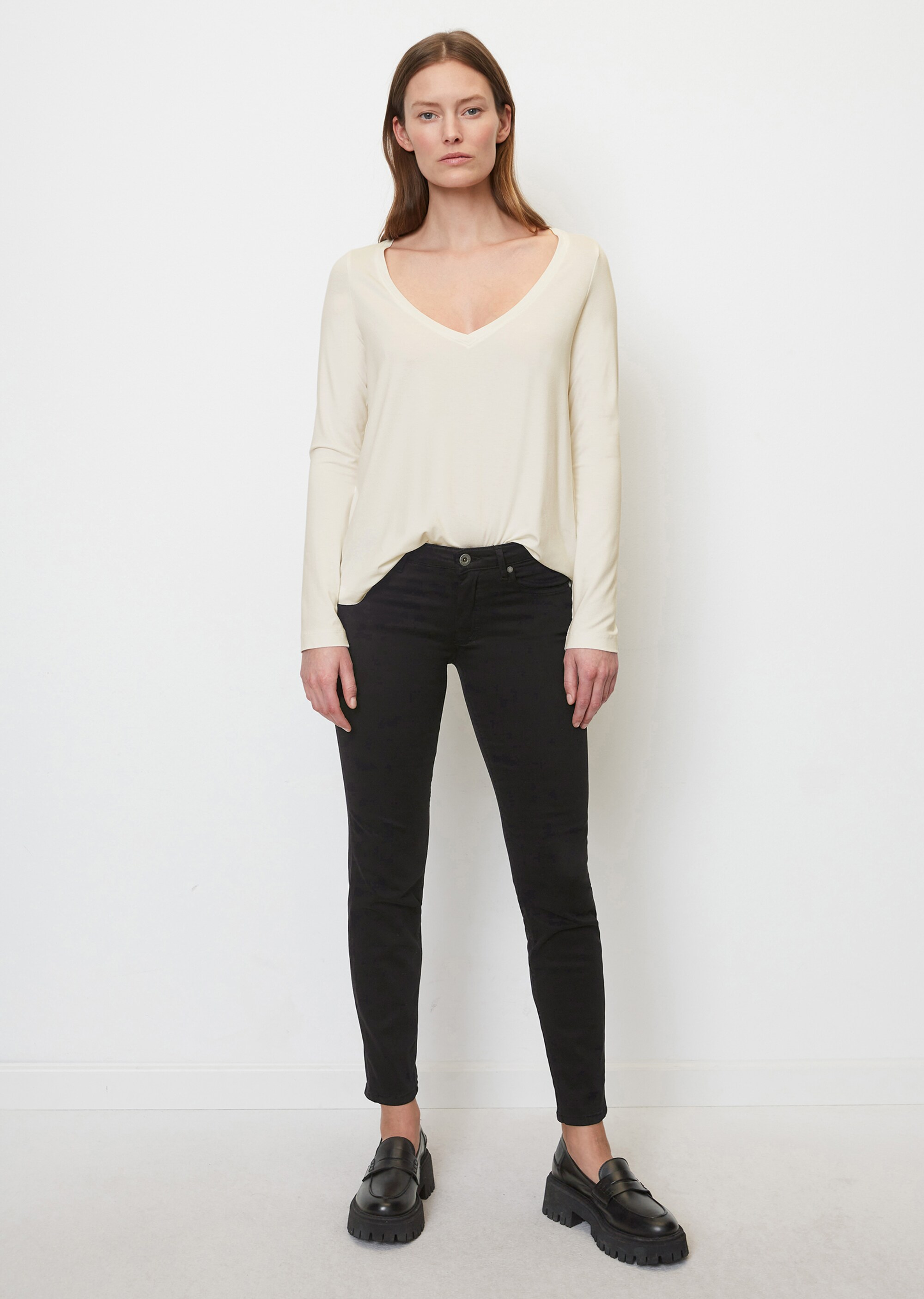 V-Neck-Longsleeveaus LENZING™ ECOVERO™