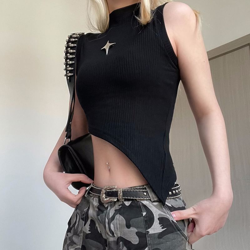 Genrovia - Mouwloze crop top met sterdetail en mock neck