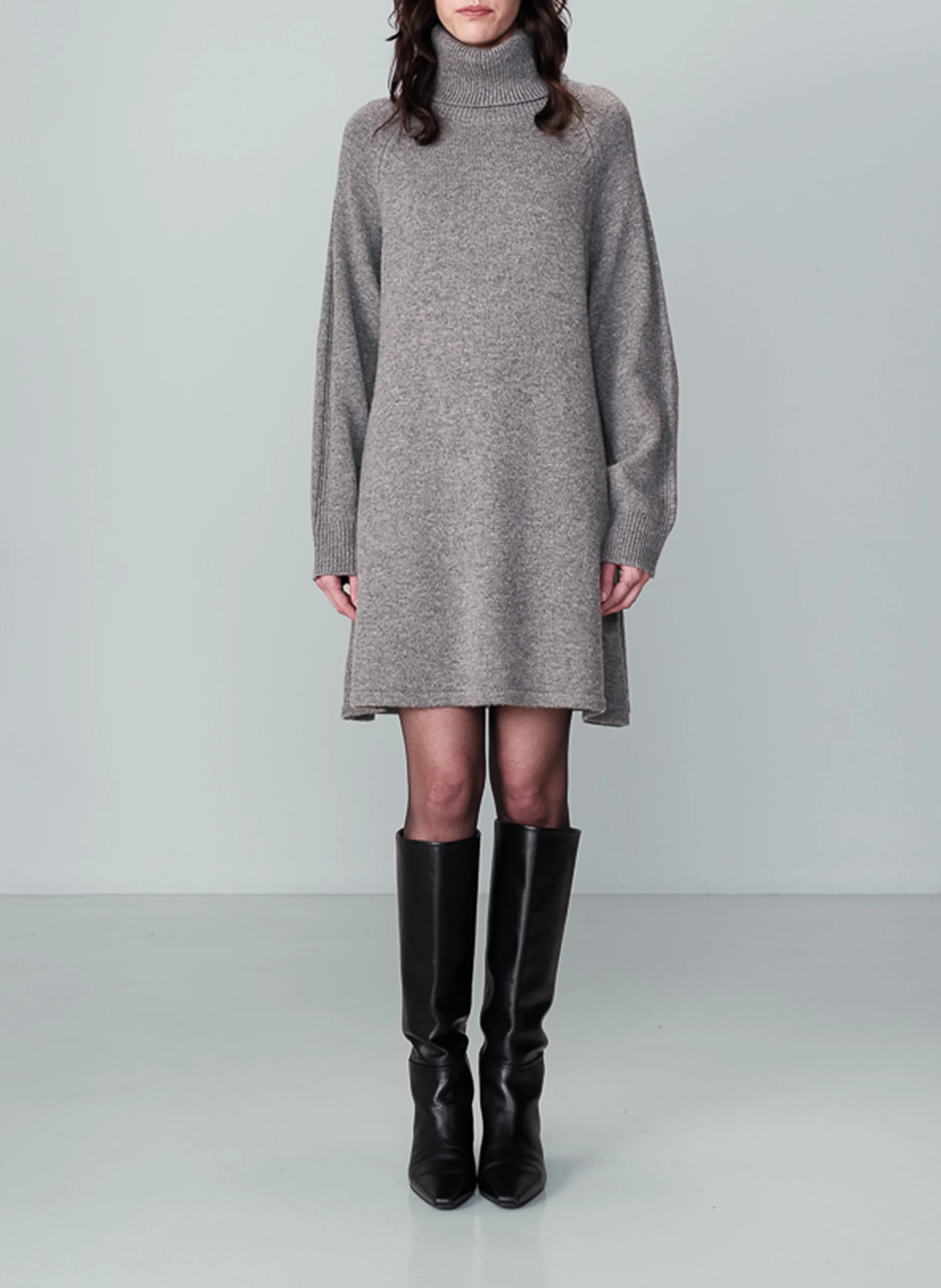 NATIVE - Robe pull courte en maille épaisse | Gris