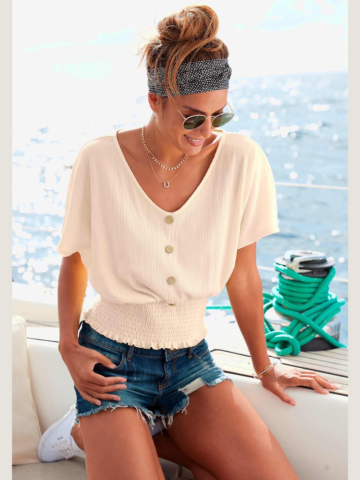 T-shirt en v fausse patte de boutonnage devant