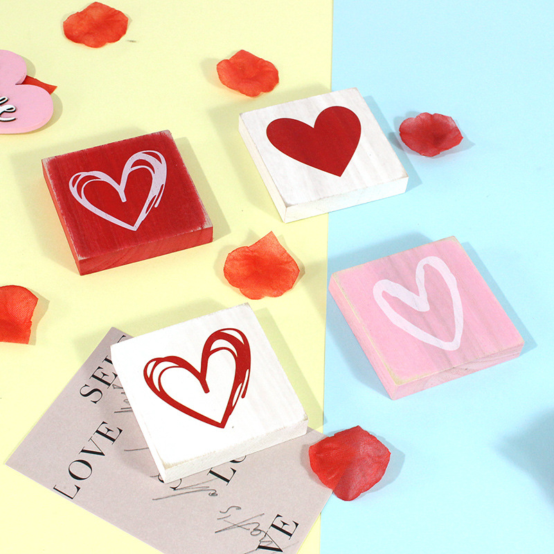 (4er Set) Holz Herz Deko Aufsteller Home Accessoire Valentinstag Tischdekoration - Rot / Rosa / Weiss