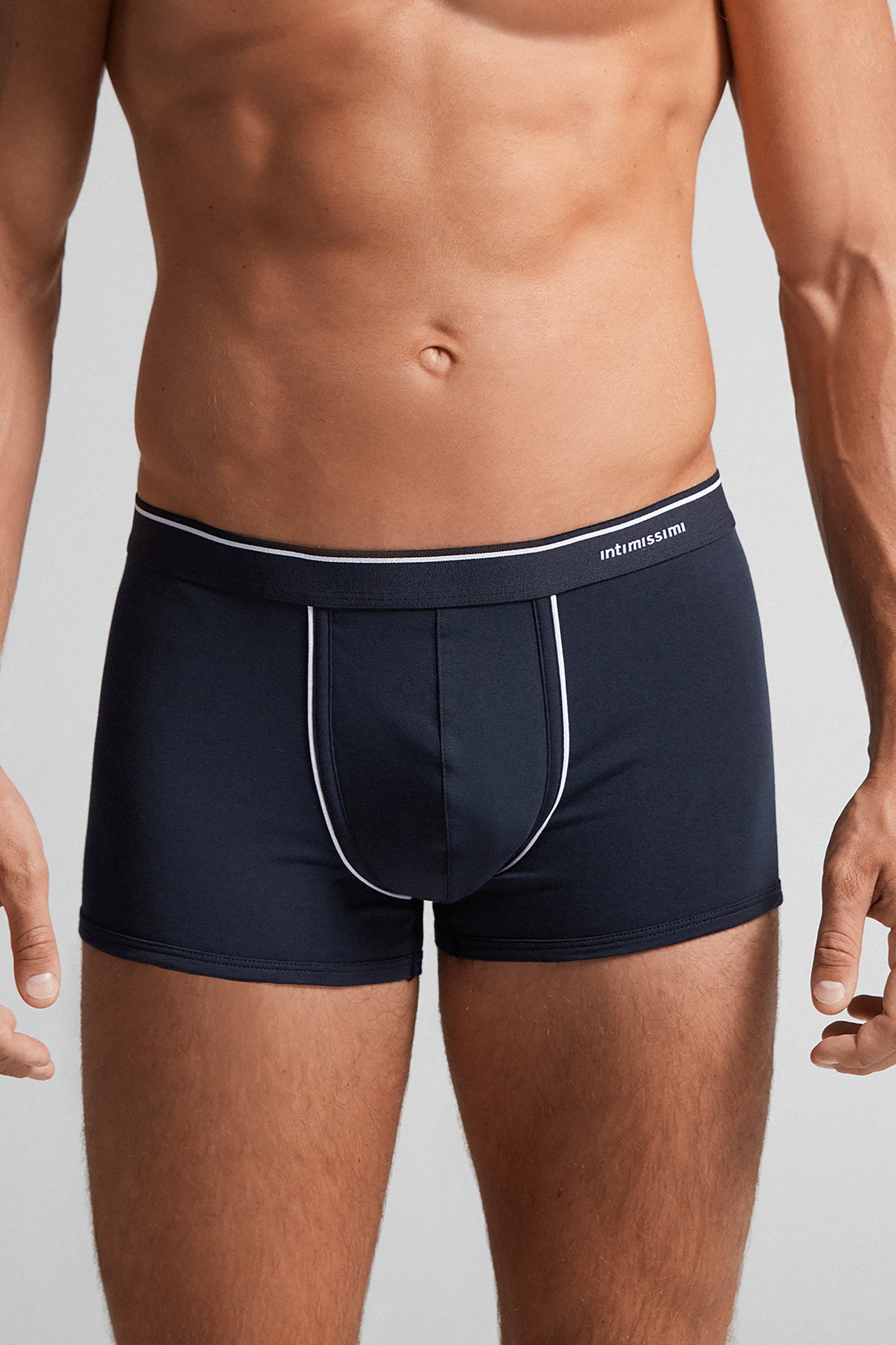 Cuecas boxer em algodão Supima® com elástico visível.