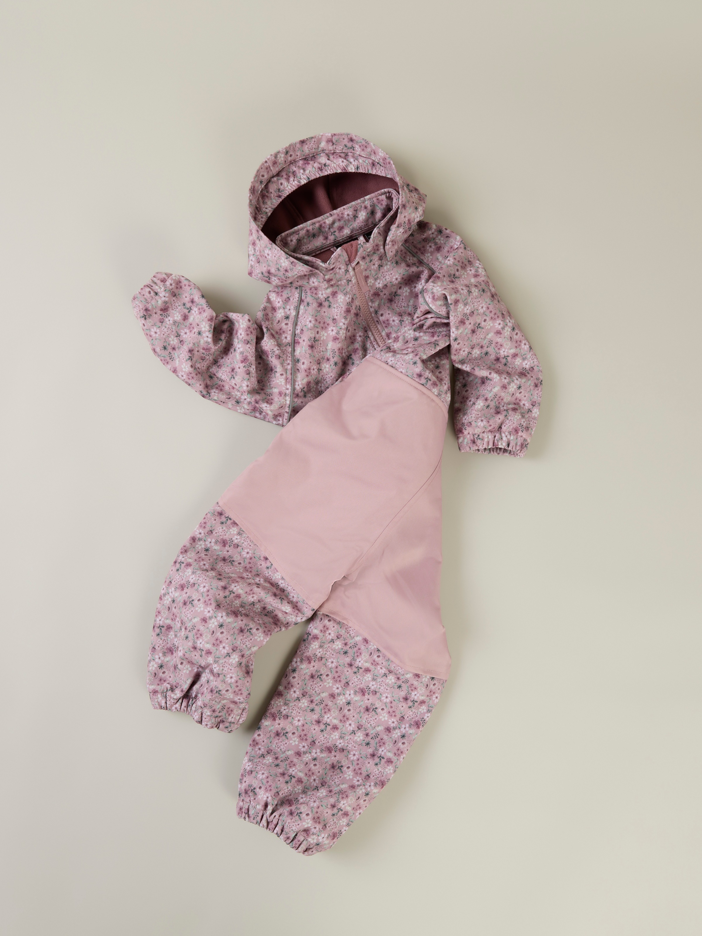 Name It Softshelloverall »NMFALFA08 SOFTSHELL SUIT AOP 1FO NOOS«, mit verstellbarer und abnehmbarer Fussschlaufe