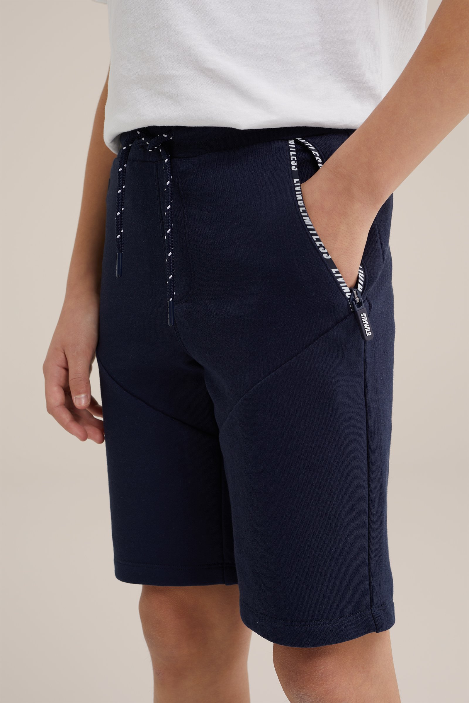 Jongens joggingshort met tapedetail WE Fashion Donkerblauw
