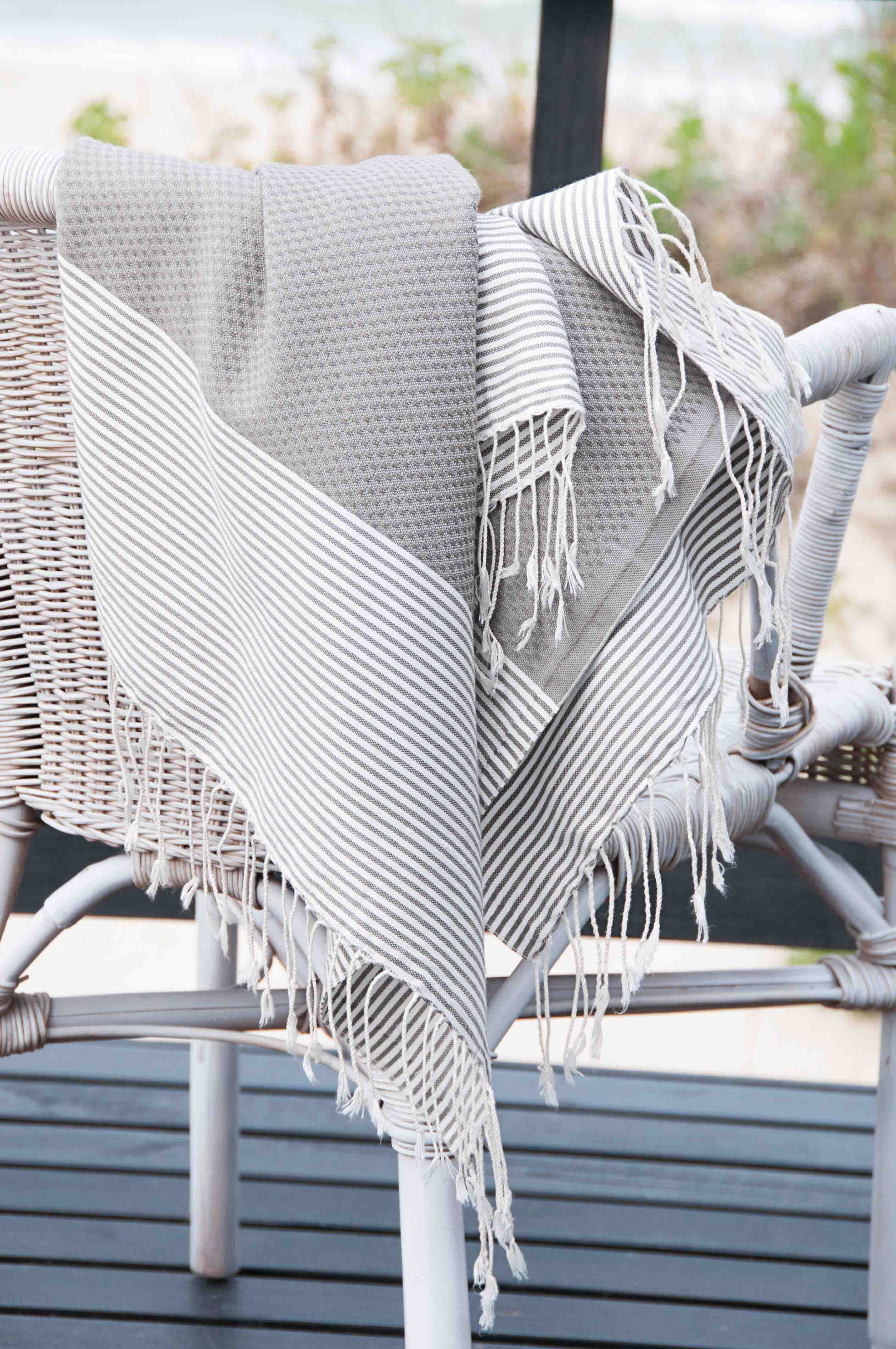 Febronie Fouta Nid d'Abeille Ibiza rayures fines vert kaki - 100x200 cm