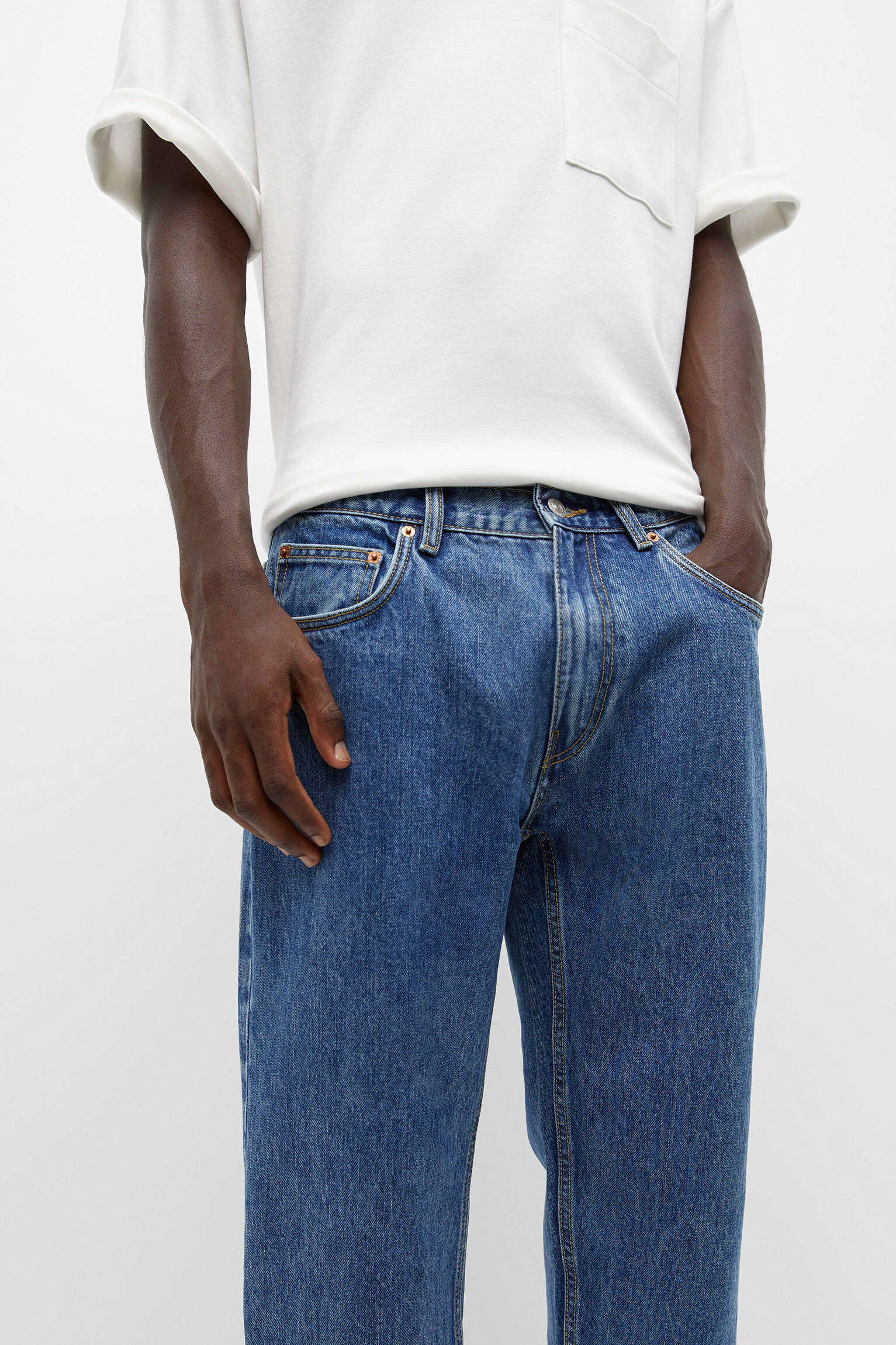 Calça jeans Basics Standard Fit - Azul Médio